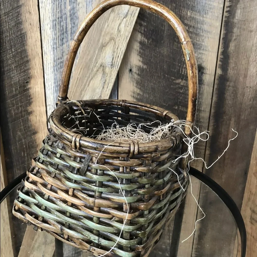 Rustic Painted Twig Handle Square Basket Excelsior for Easter‎